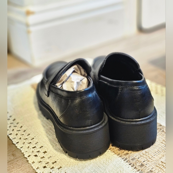 ... - Picture 2 of 5